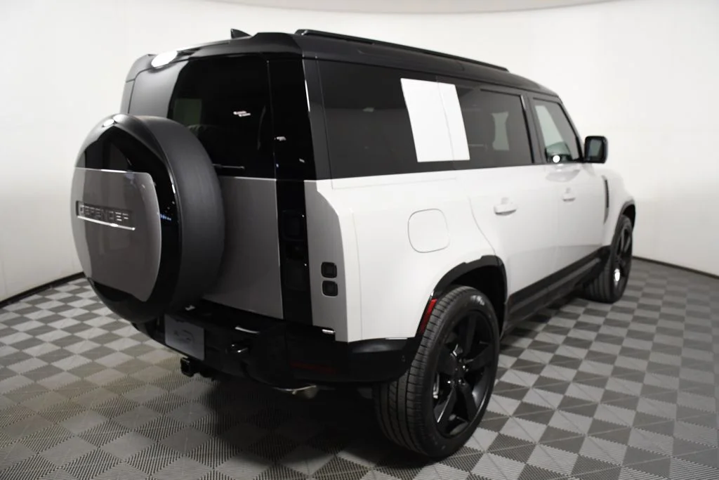 New 2026 Borasco Grey Land Rover X-Dynamic SE image 6