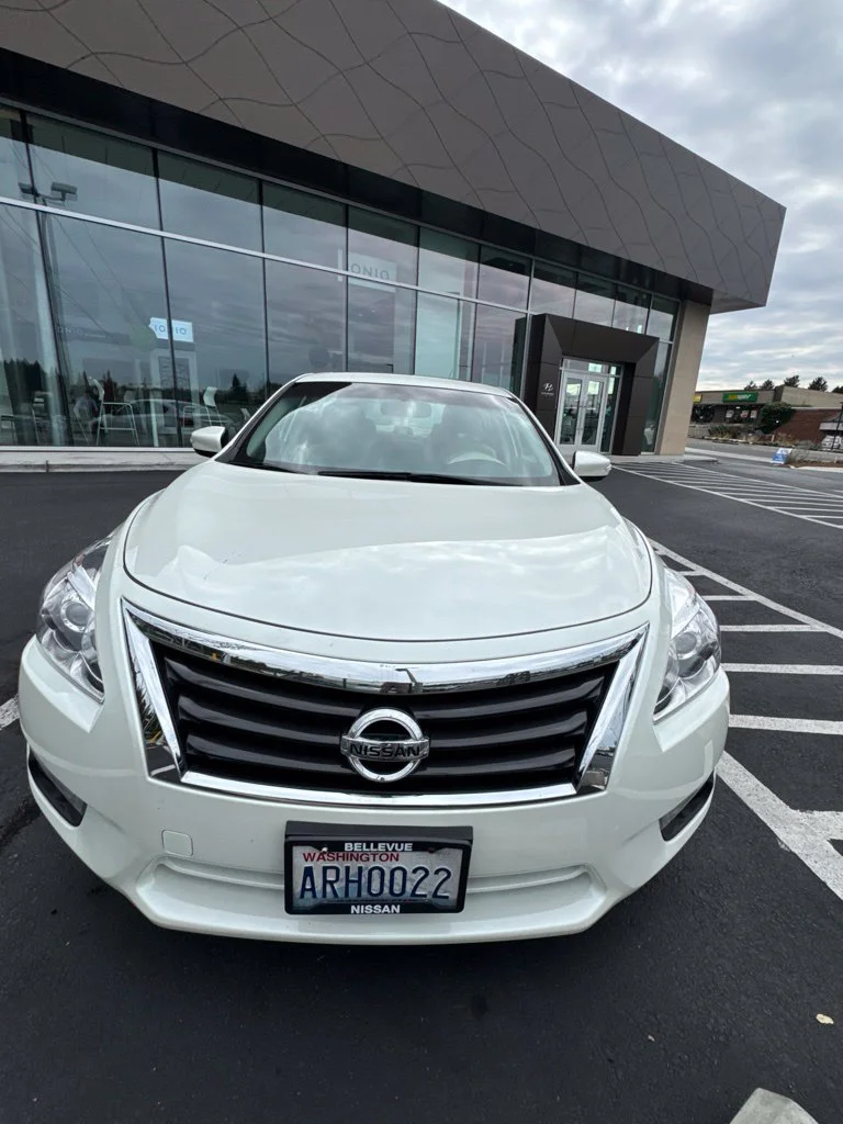 Used 2014 White Nissan 2.5 SV image 2
