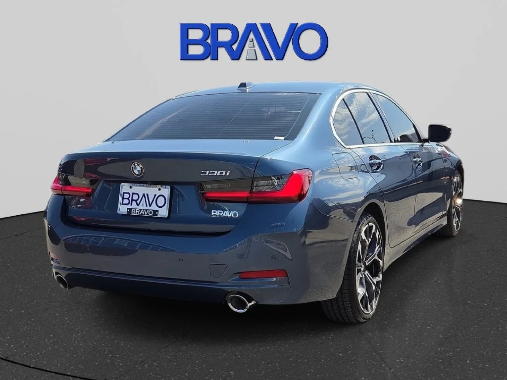 Used 2025 Blue BMW 330i image 4
