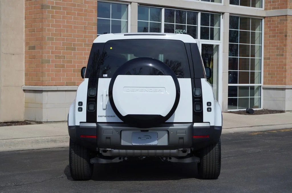 New 2026 Fuji White Land Rover S image 5