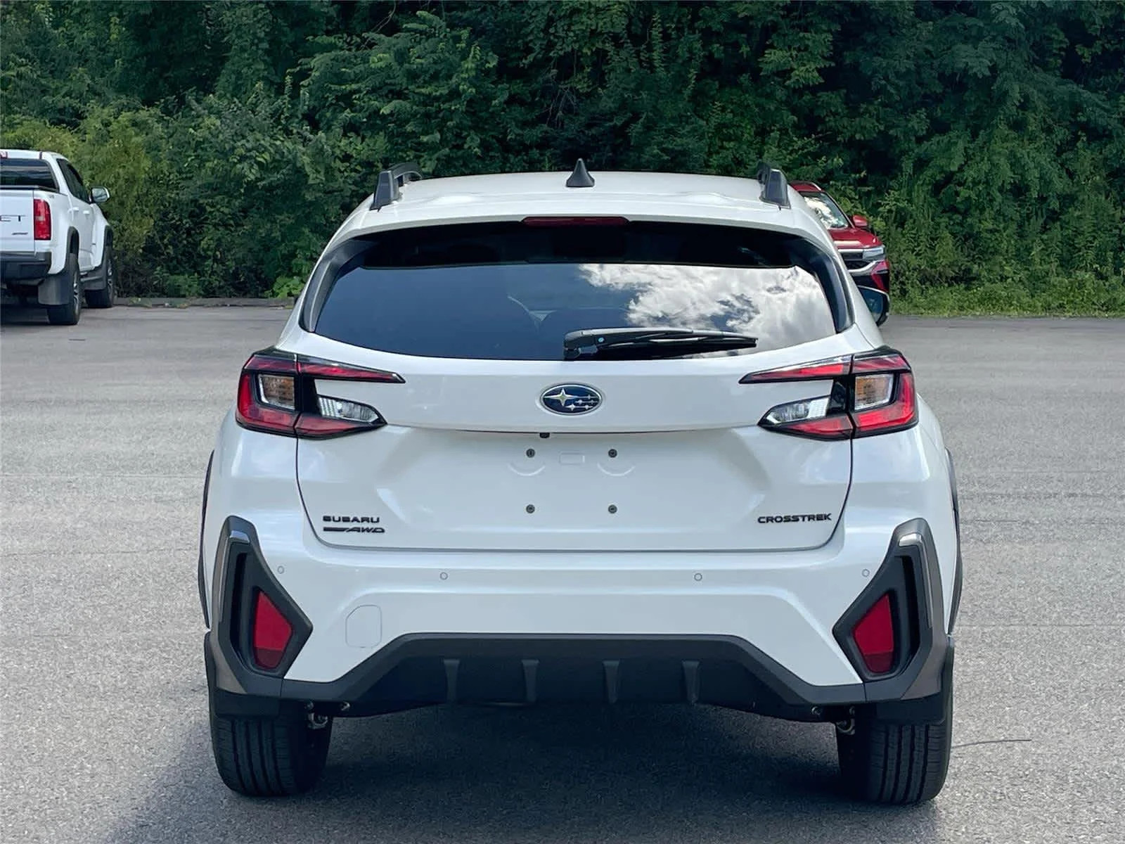 New 2026 CRYSTAL WHITE PEARL Subaru Limited image 4