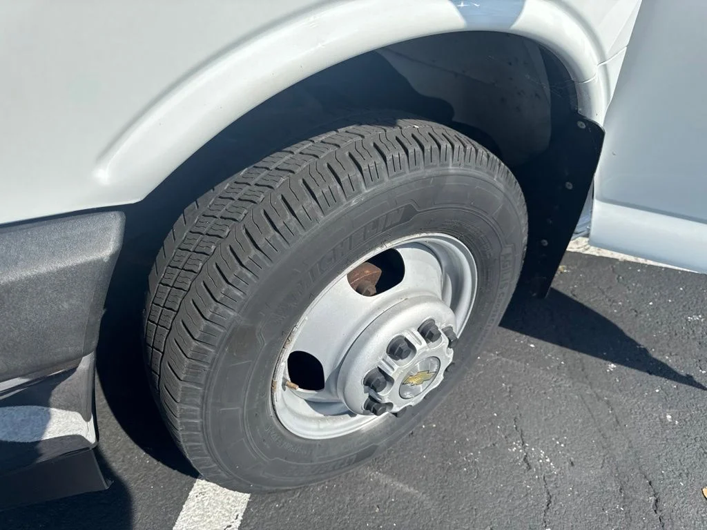 Used 2017 Summit White Chevrolet Work Van image 19