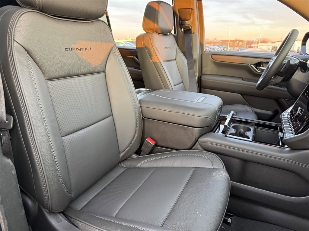 2026 GMC YUKON XL - Image 39