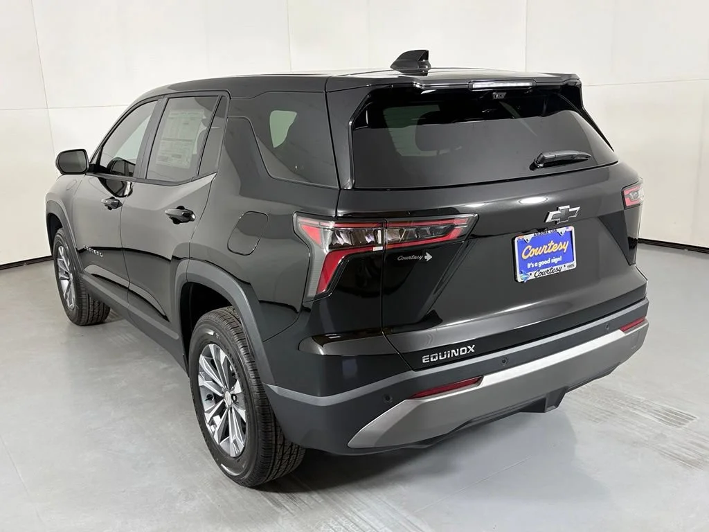 New 2026 Mosaic Black Metallic Chevrolet LT image 7