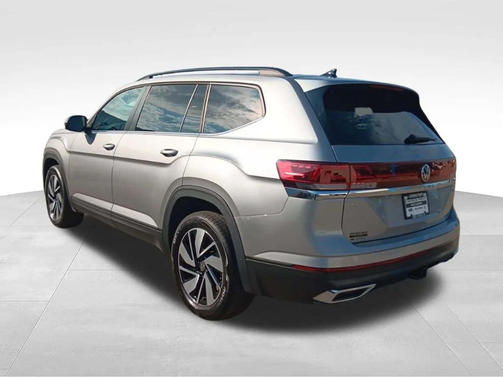 Used 2026 Black Volkswagen SE w/Technology image 5
