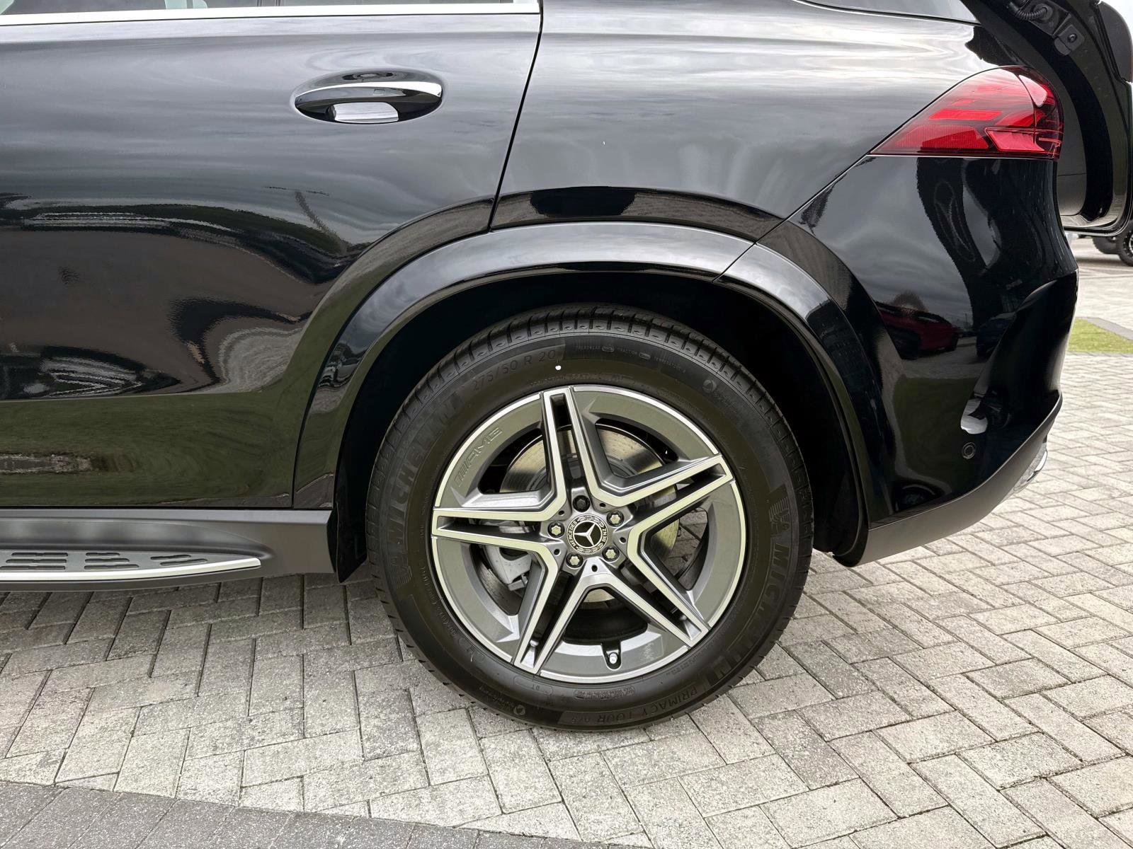 New 2026 Black Mercedes-Benz 350 4MATIC® SUV image 11