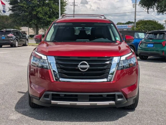 Used 2023 Red Nissan SL image 8