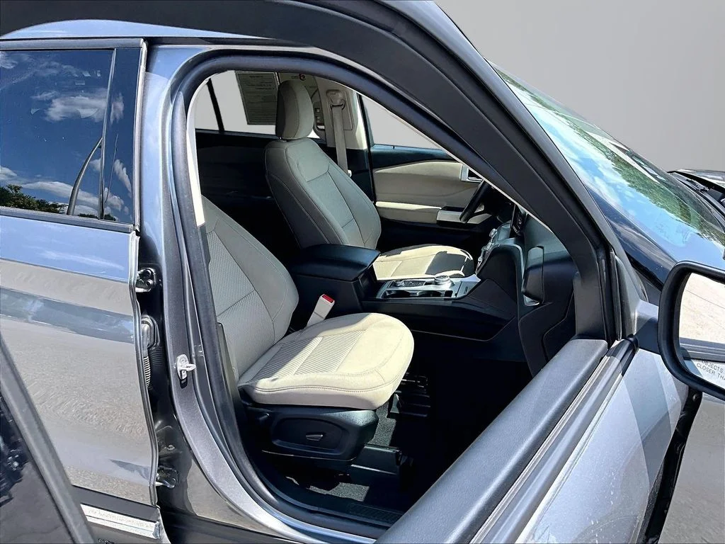 Used 2023 Gray Ford XLT image 8