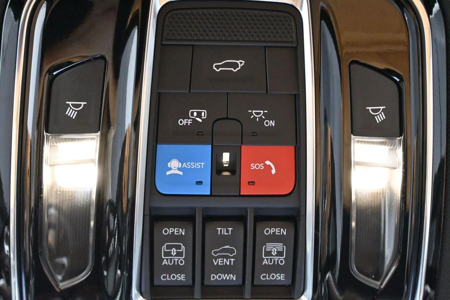 Used 2022 Bright White Clearcoat Jeep Summit image 32