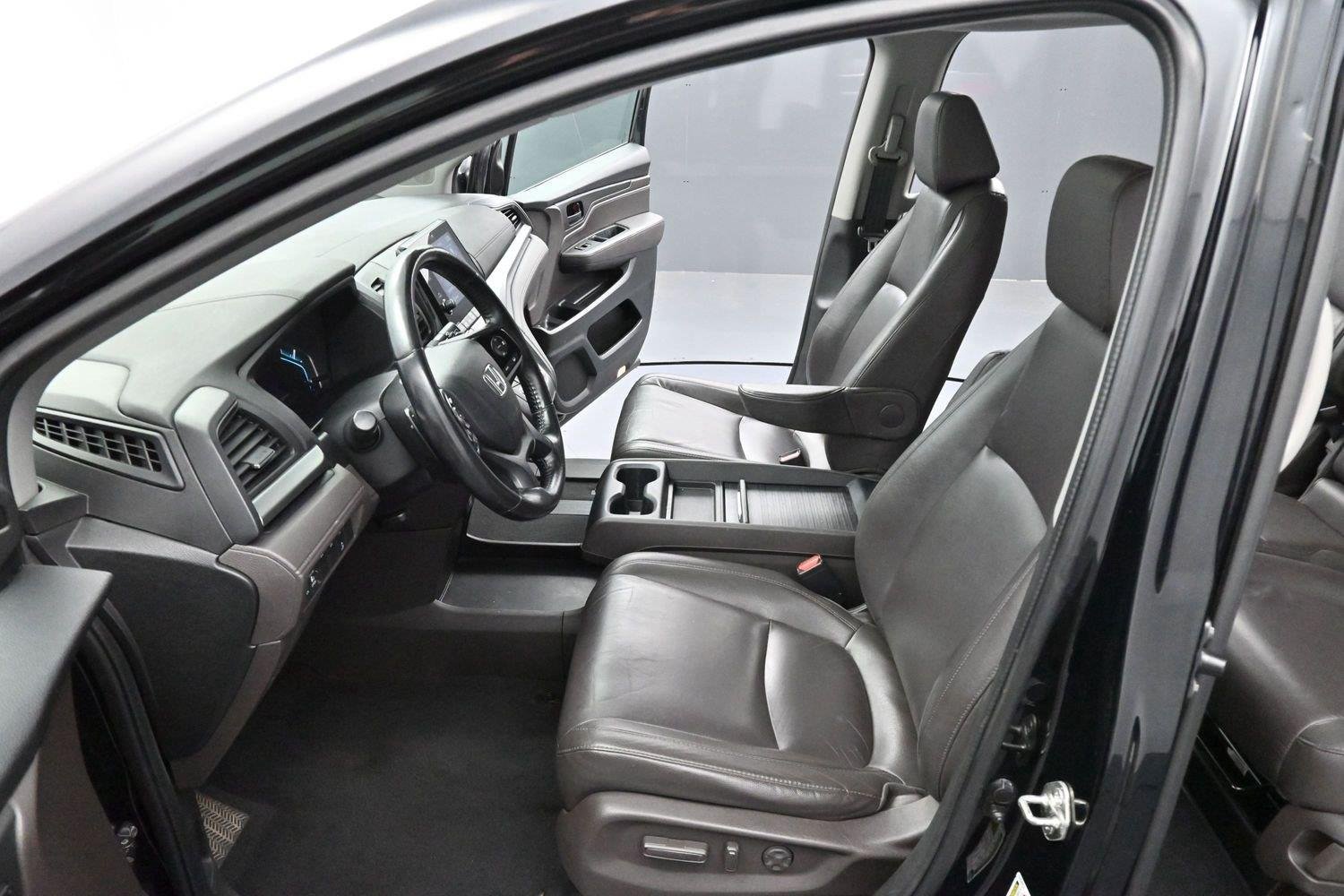 Used 2018 Crystal Black Pearl Honda EX-L image 11