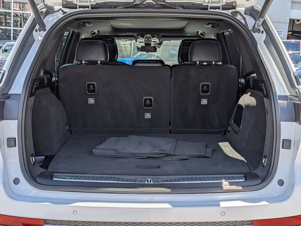 Used 2022 White Jeep Overland image 8