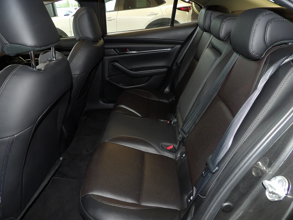 Used 2021 Machine Gray Metallic Mazda Premium image 22
