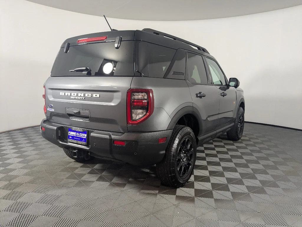 Used 2025 Gray Ford Badlands image 9