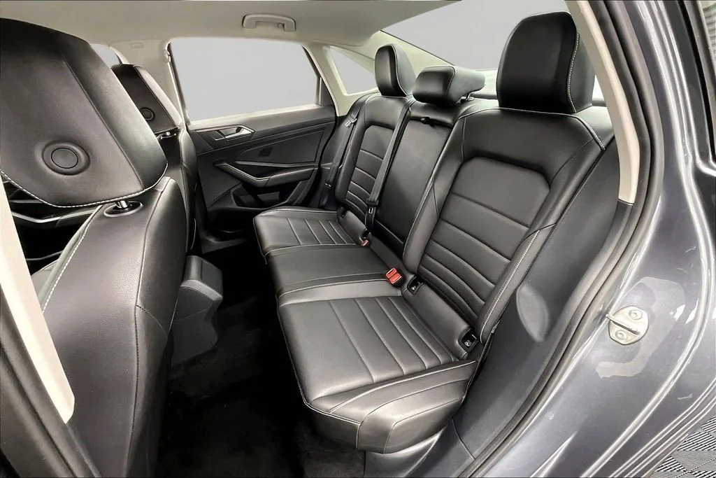Certified Used 2024 Platinum Gray Metallic Volkswagen 1.5T SE image 26