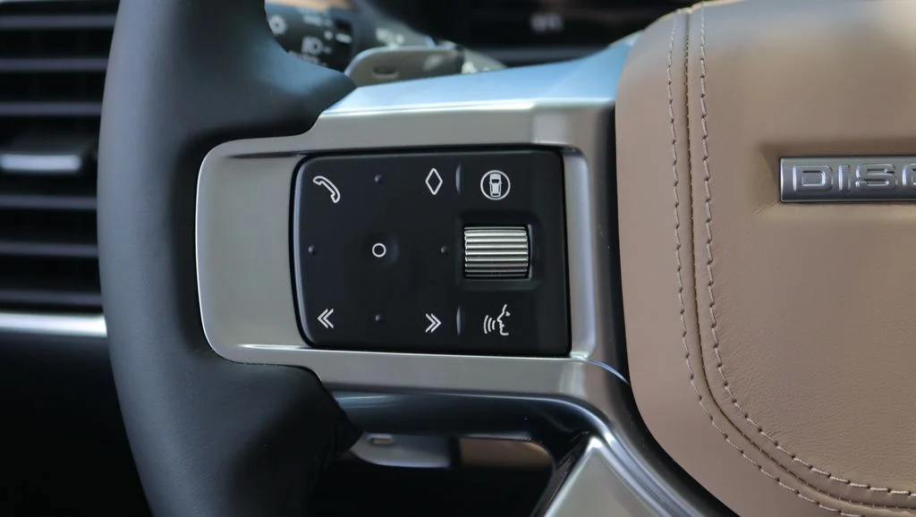 New 2026 Varesine Blue Land Rover  image 19