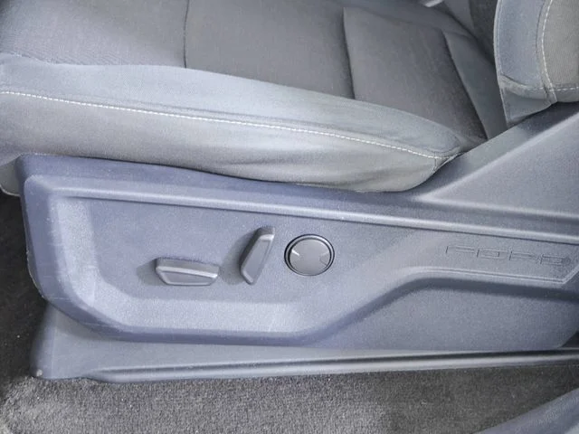 Used 2022 Silver Ford XLT image 25