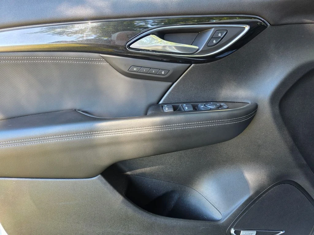 Used 2024 White Frost Tricoat Buick Preferred image 14