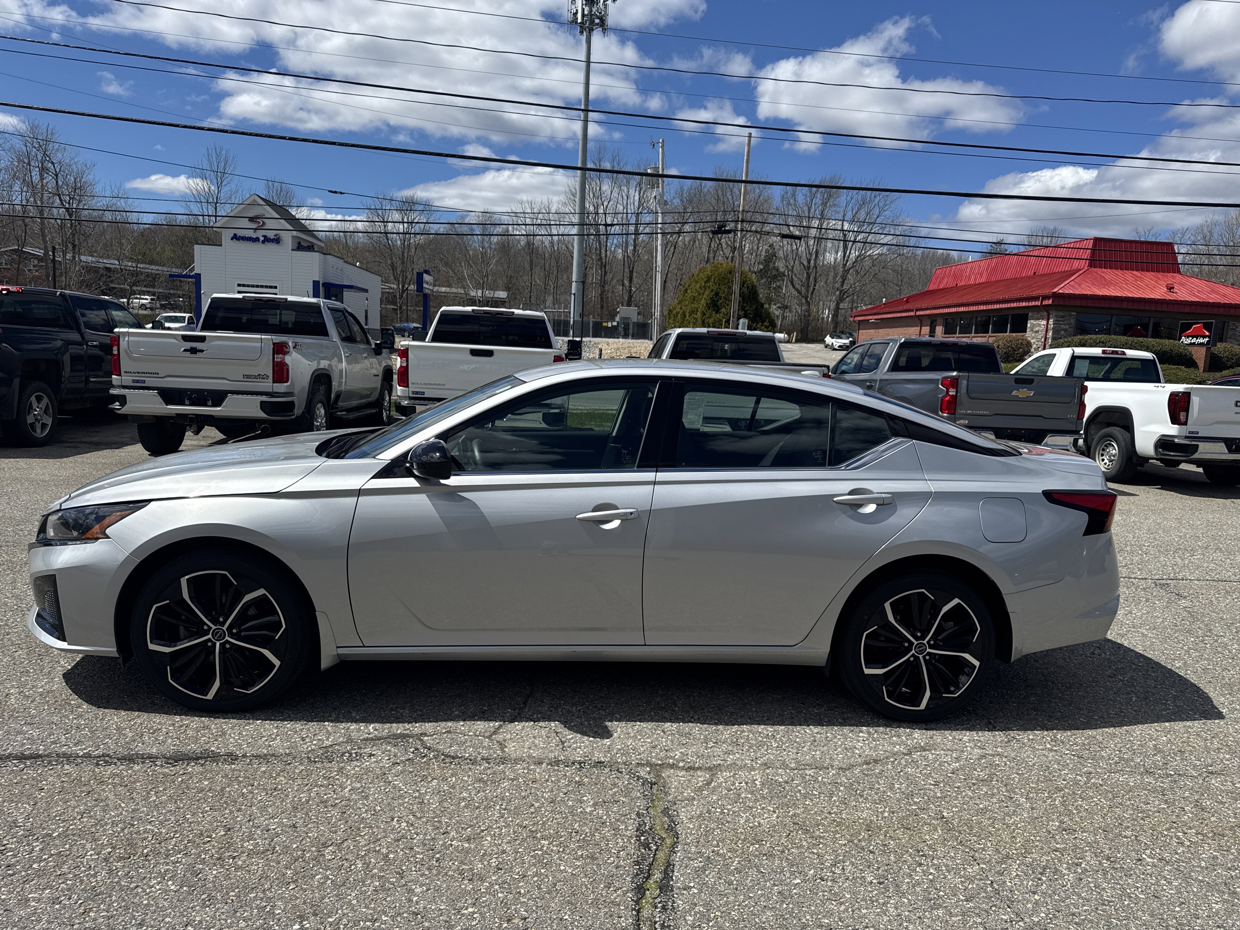 Used 2024 Brilliant Silver Metallic Nissan 2.5 SR image 9