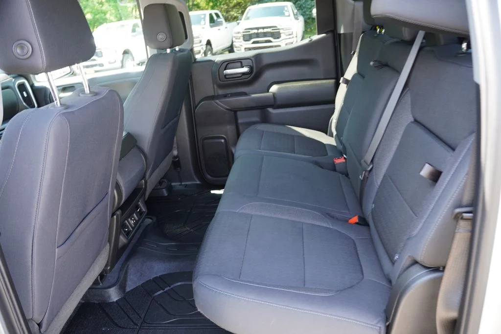 Used 2019 Silver Ice Metallic Chevrolet LT image 18