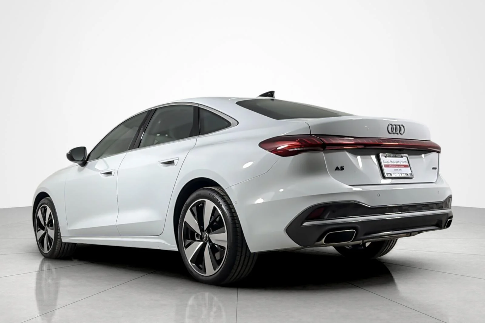 Used 2025 Glacier White Metallic Audi Premium Plus 2.0 TFSI quattro image 3