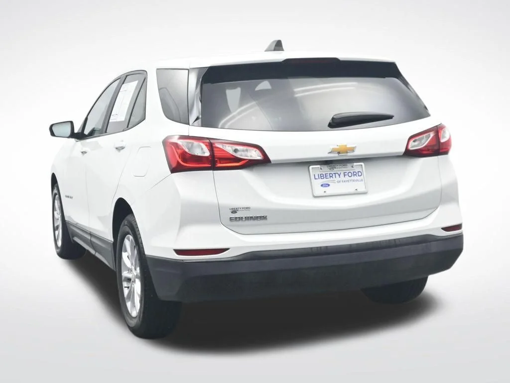 Used 2021 Summit White Chevrolet LS image 9
