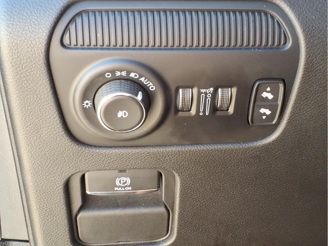 Used 2024  Jeep Series II image 15