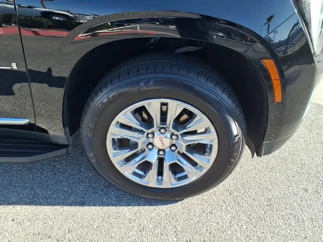 Used 2025 Onyx Black GMC Denali image 3