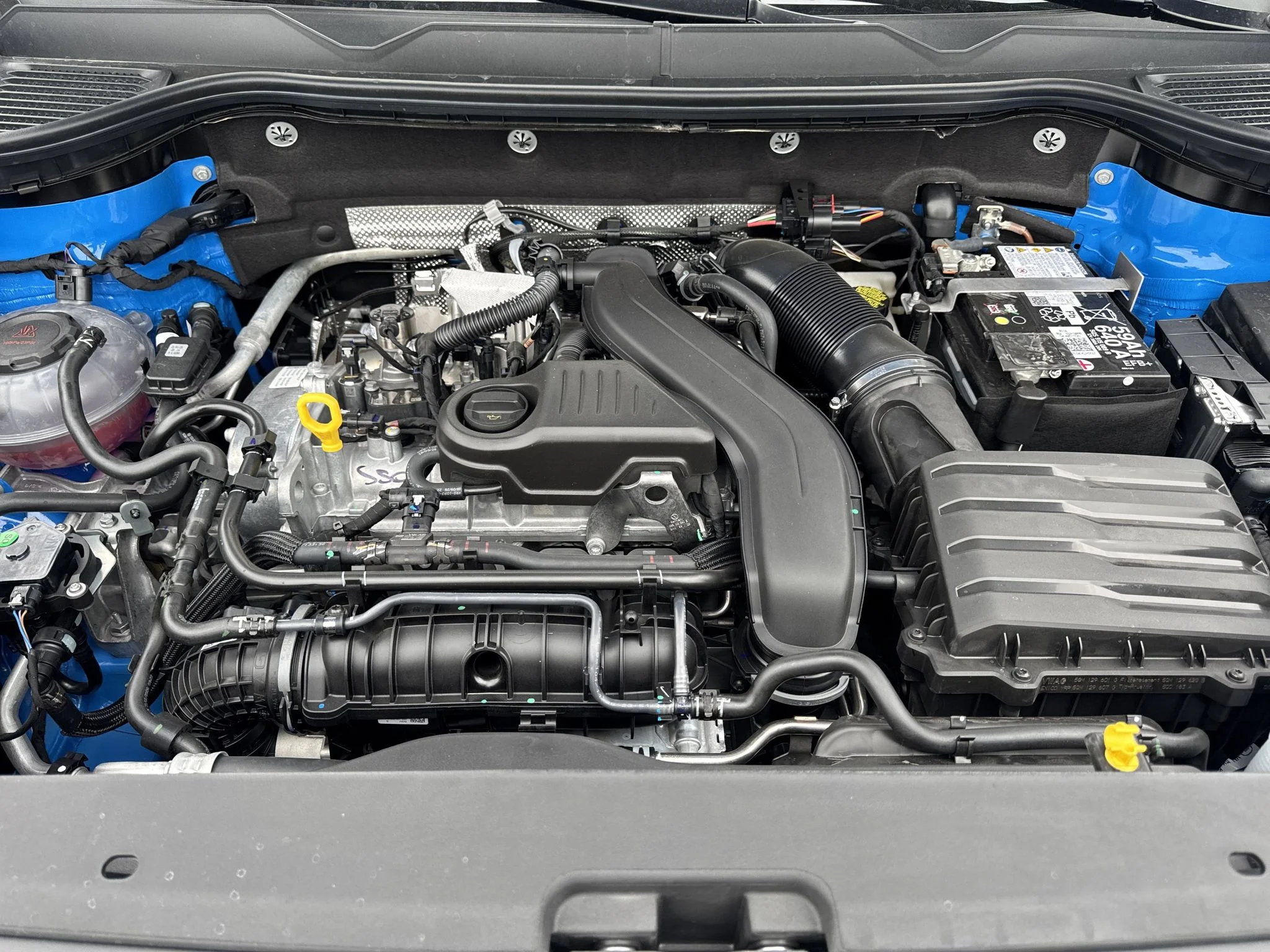 New 2026 Cornflower Blue Volkswagen SE image 34