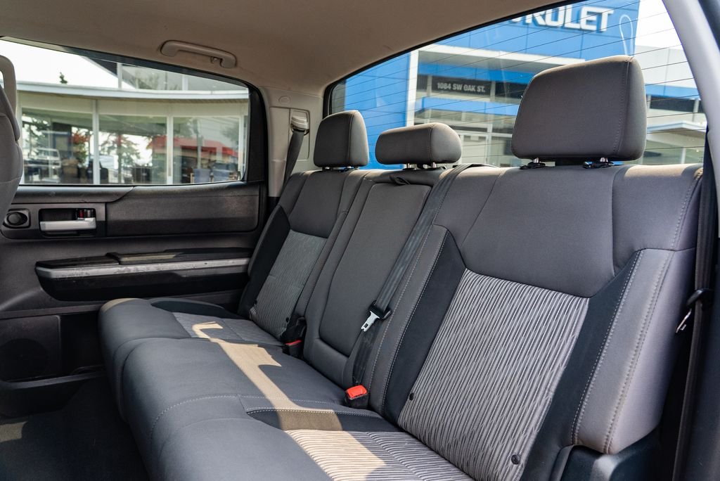Used 2016 Magnetic Gray Metallic Toyota SR5 image 27