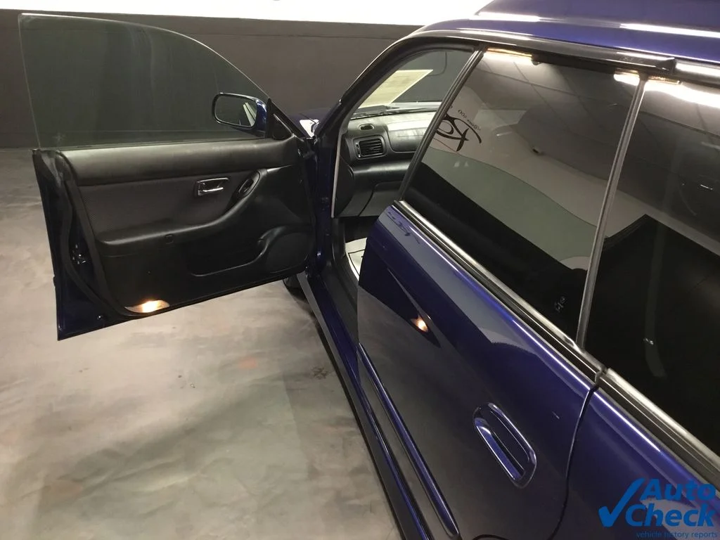 Used 2001 Blue Subaru GT image 19