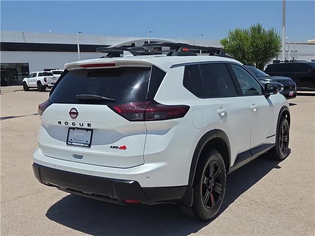 Used 2025 Everest White Pearl Nissan Rock Creek All-Wheel Drive image 4