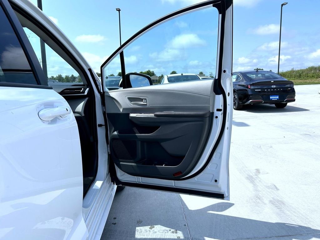Used 2021 White Toyota LE image 17