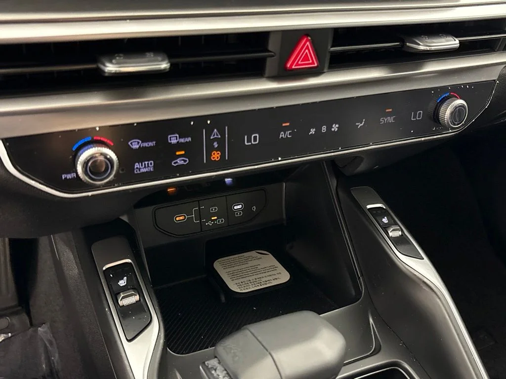 New 2026 Ivory Silver Kia S image 39