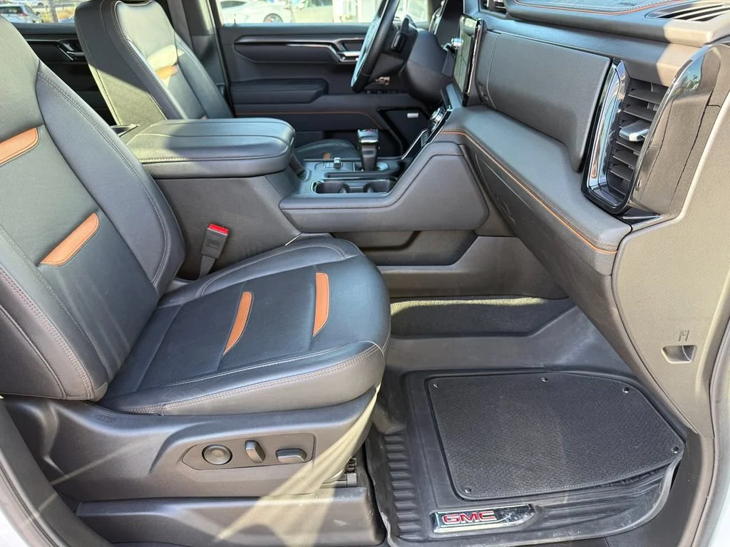 Used 2025 Summit White GMC AT4 image 16