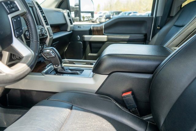 Used 2020 White Ford Lariat image 19