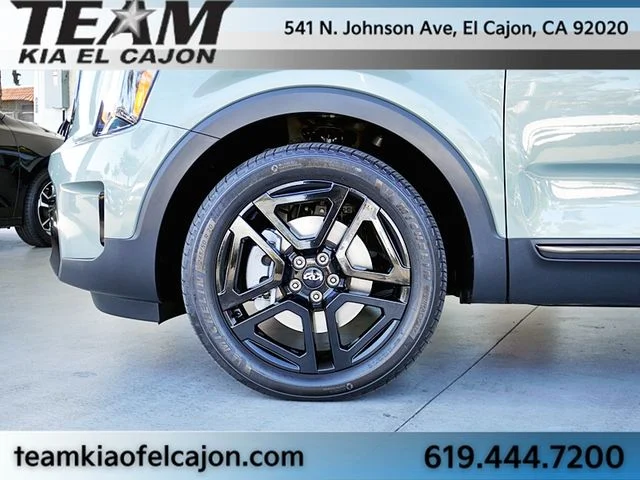 Used 2024 Green Kia SX X-Line AWD image 7