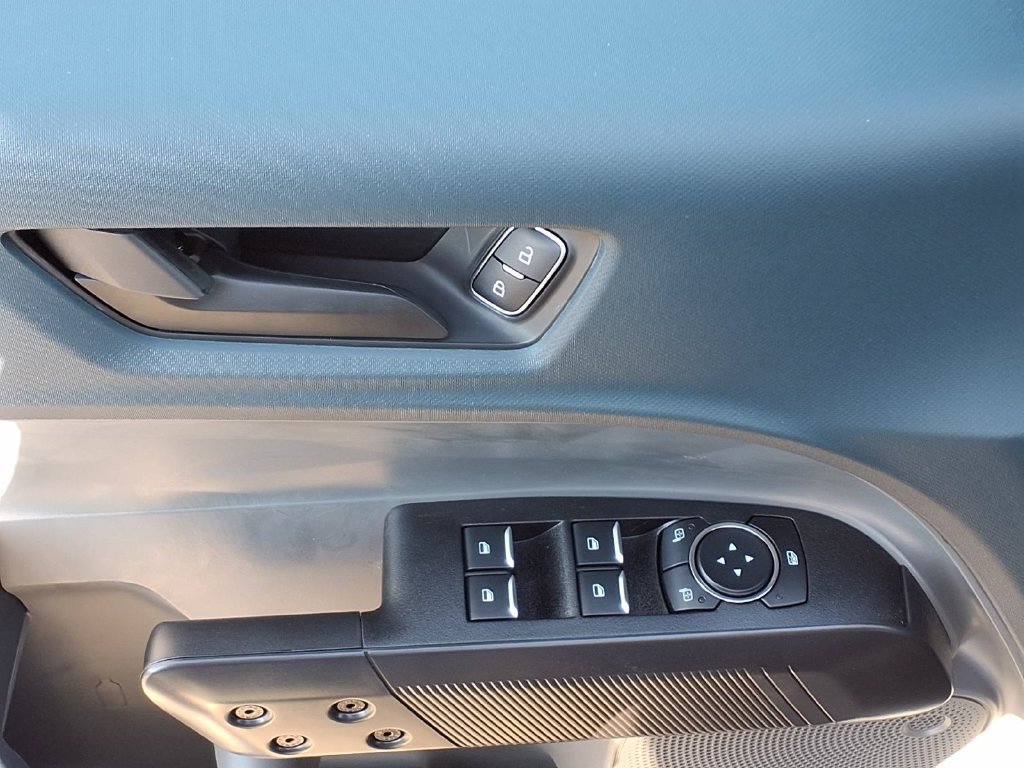 New 2026 Carbonized Gray Metallic Ford XLT image 11