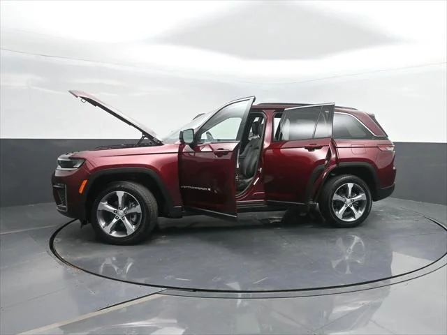 New 2026 Velvet Red Pearl-Coat Exterior Paint Jeep Limited image 48