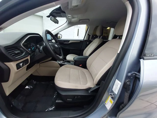 Used 2022 Blue Ford SE image 15