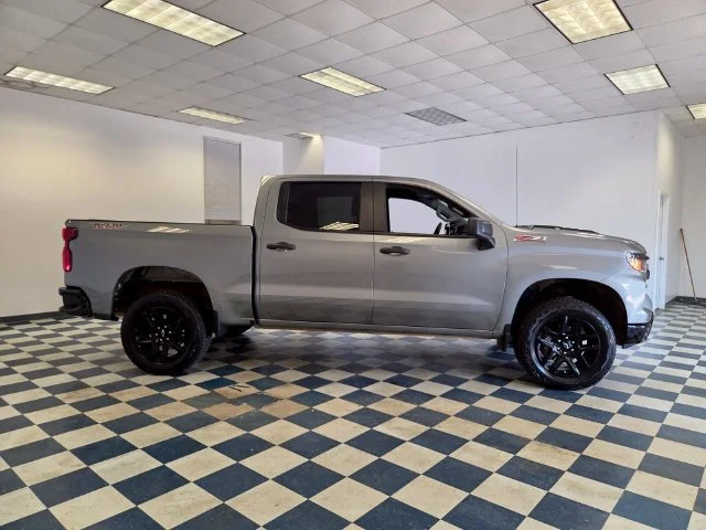 Used 2024 Sterling Gray Metallic Chevrolet Custom Trail Boss image 9