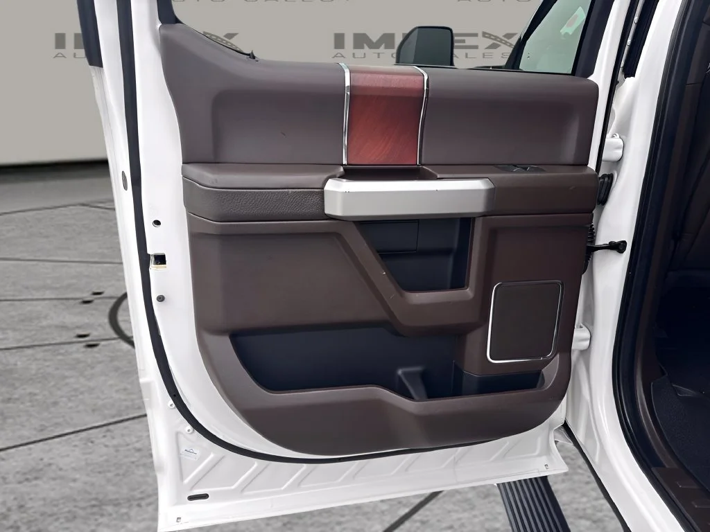 Used 2019 White Ford King Ranch image 28