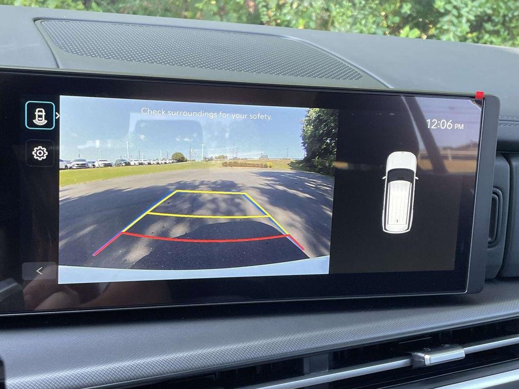 New 2027 White Hyundai SEL AWD image 31