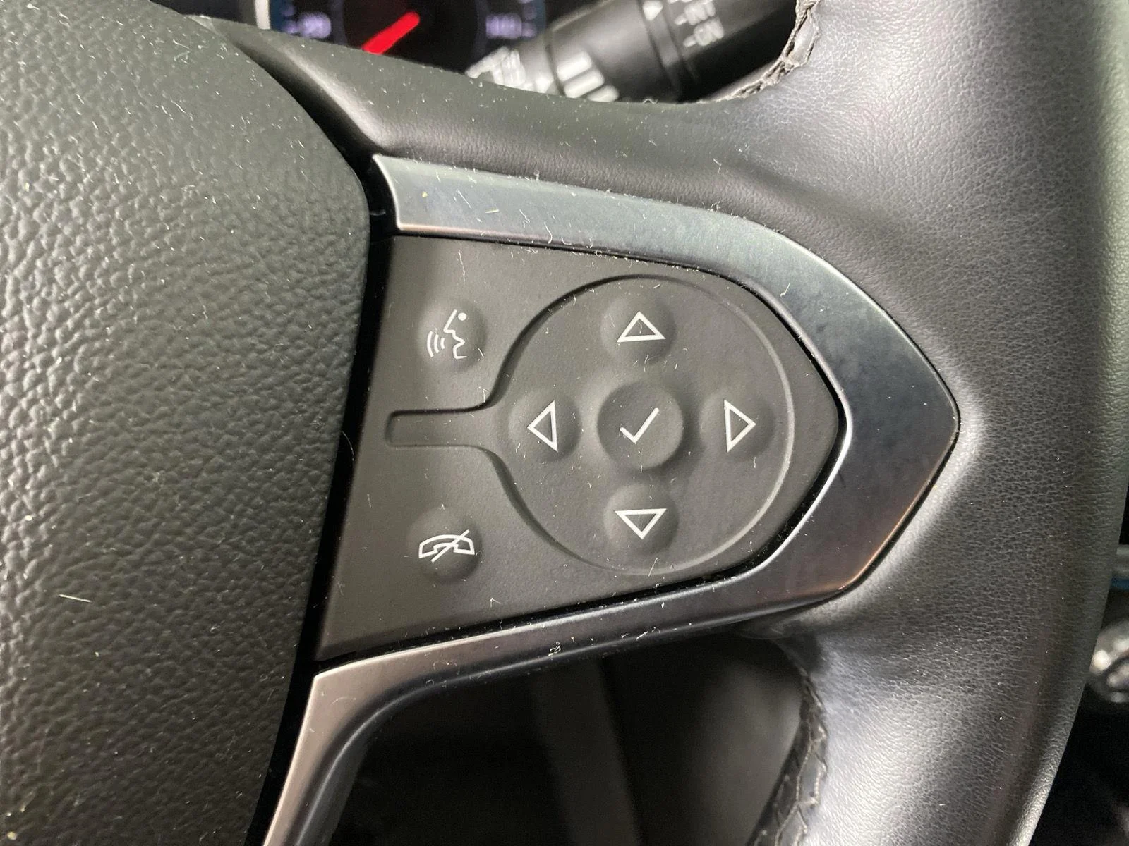 Used 2023 MOSAIC BLACK METALLIC Chevrolet LT Cloth image 16