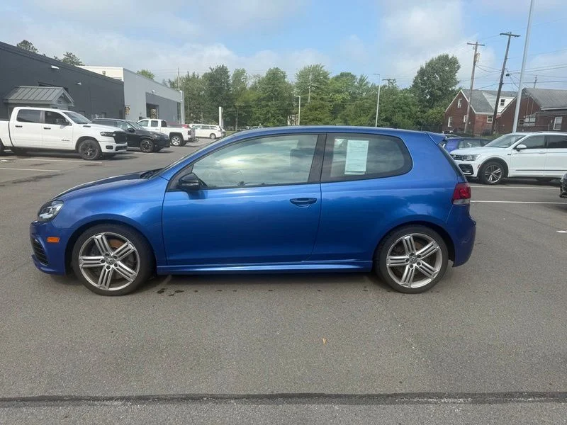 Used 2012  Volkswagen R image 9