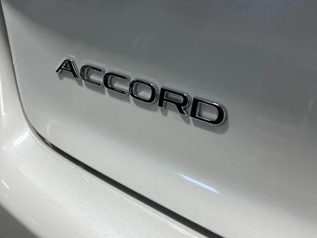 New 2026 Platinum White Pearl Honda SE image 7
