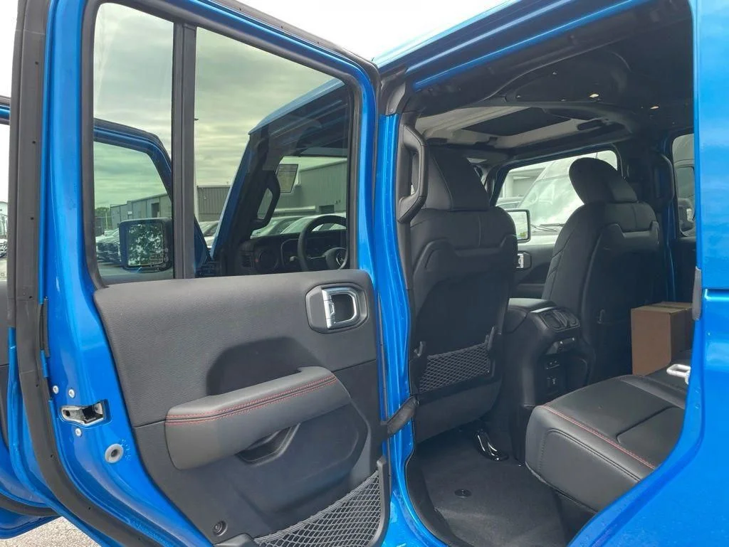 New 2026 Hydro Blue Pearl-Coat Exterior Paint Jeep Rubicon X image 29