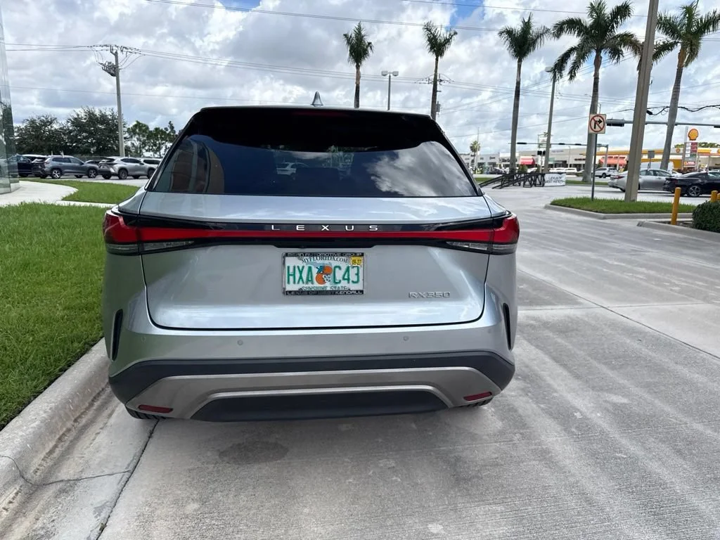 Used 2024 Silver Lexus  image 7