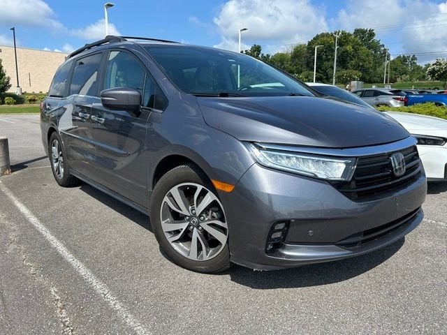 Used 2022 Modern Steel Metallic Honda Touring image 2