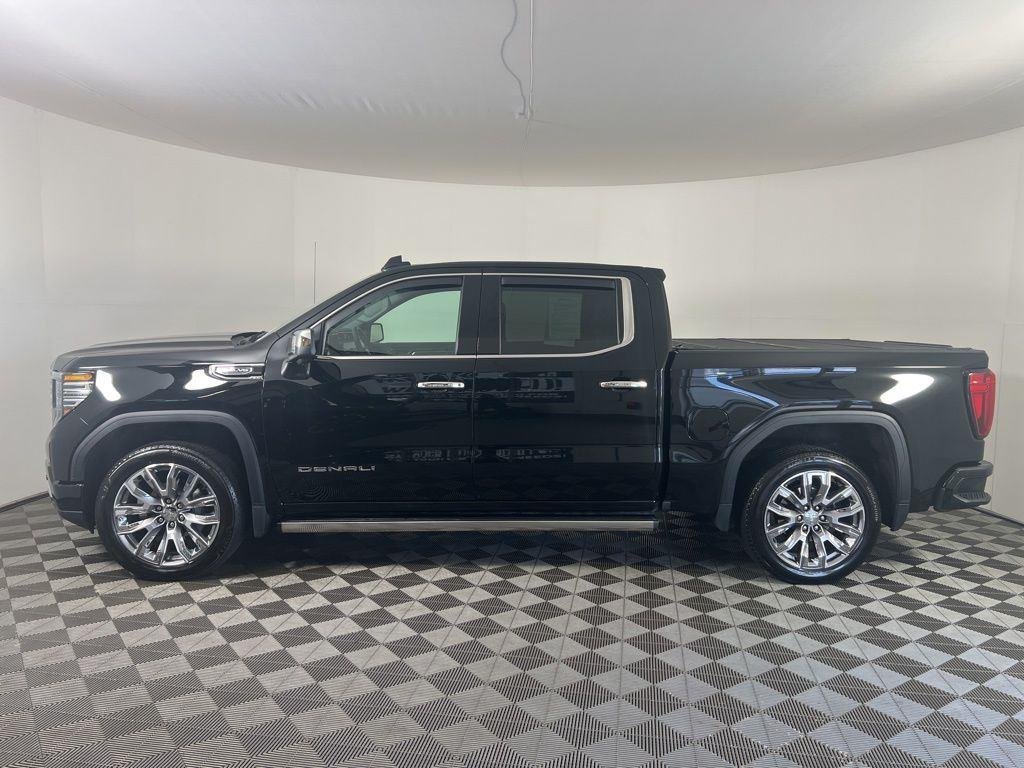 Used 2025 Onyx Black GMC Denali image 30