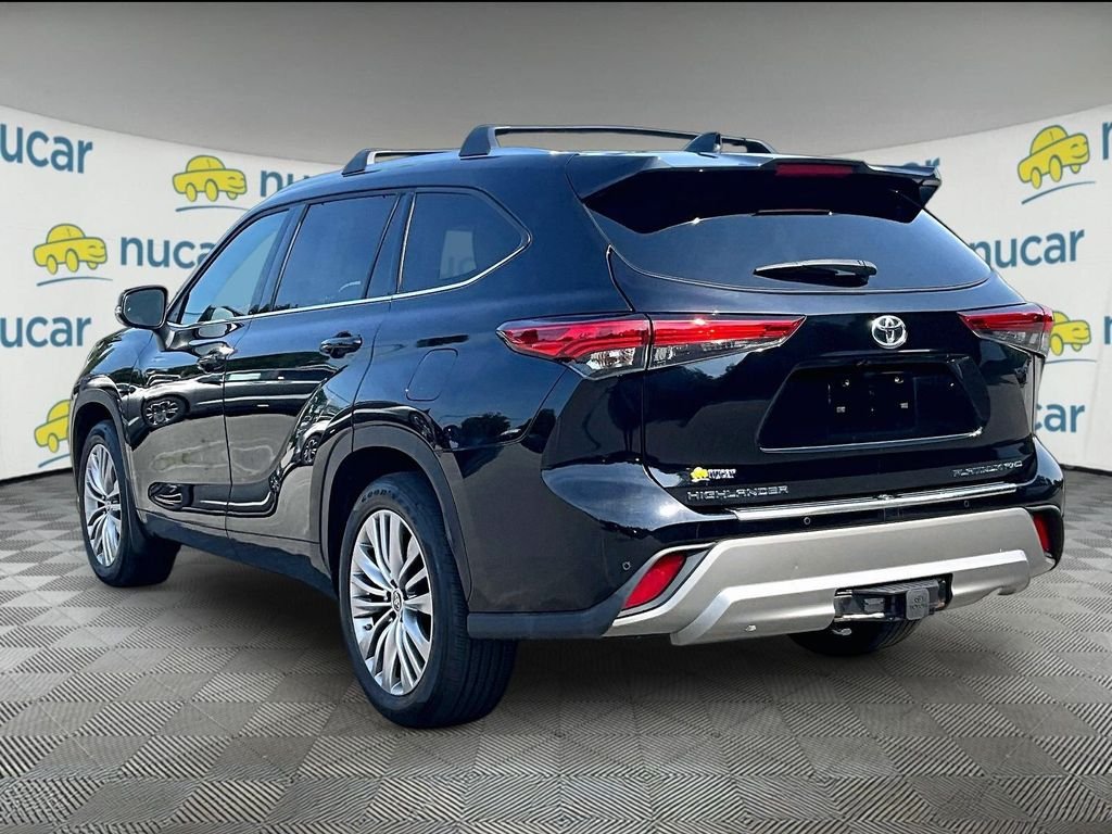 Used 2022 Black Toyota Platinum image 4